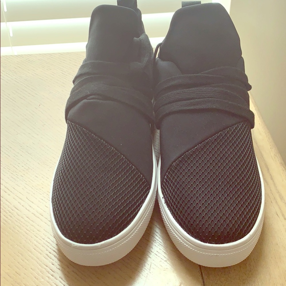 Casual shoes